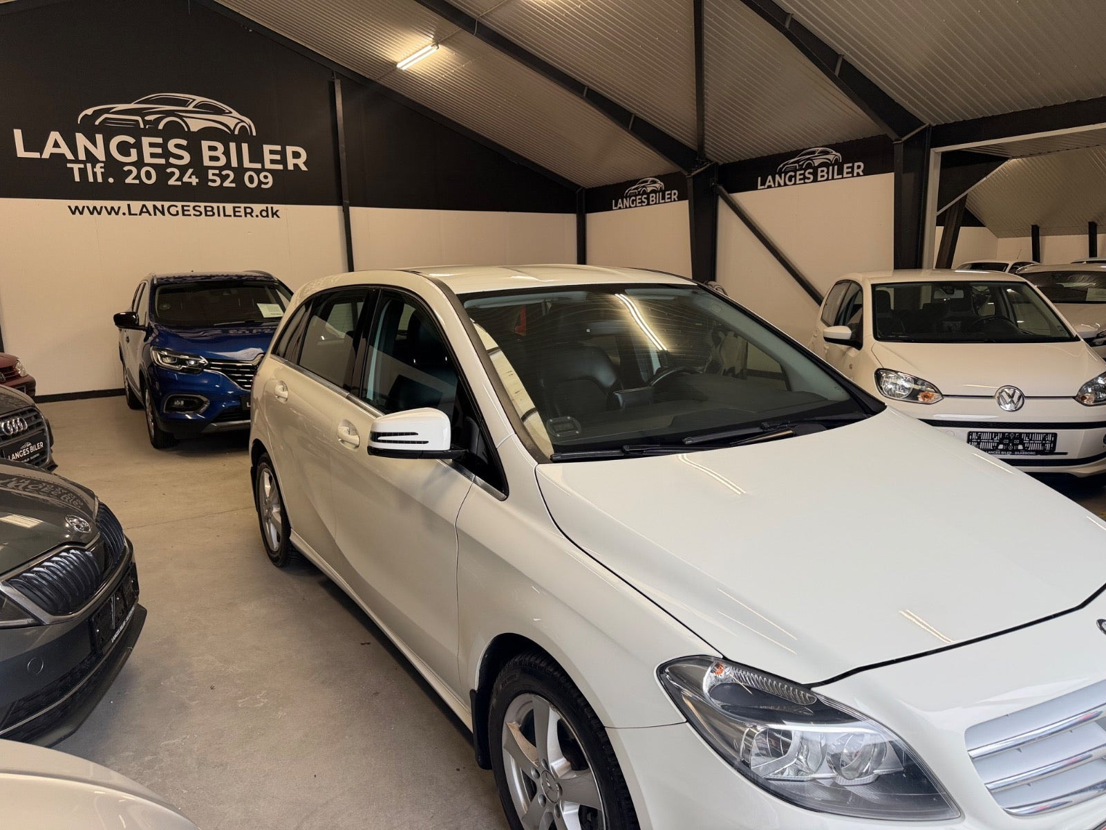 Hvid Mercedes B200 fra 2013