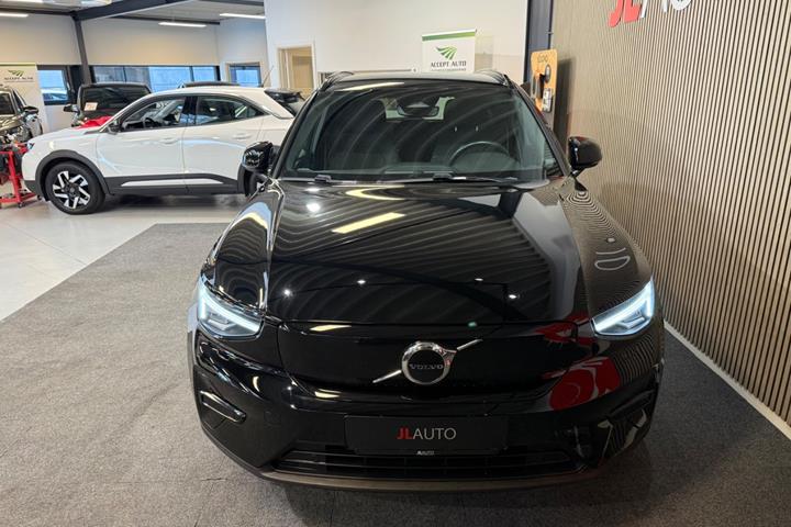 Sort Volvo XC40 fra 2023