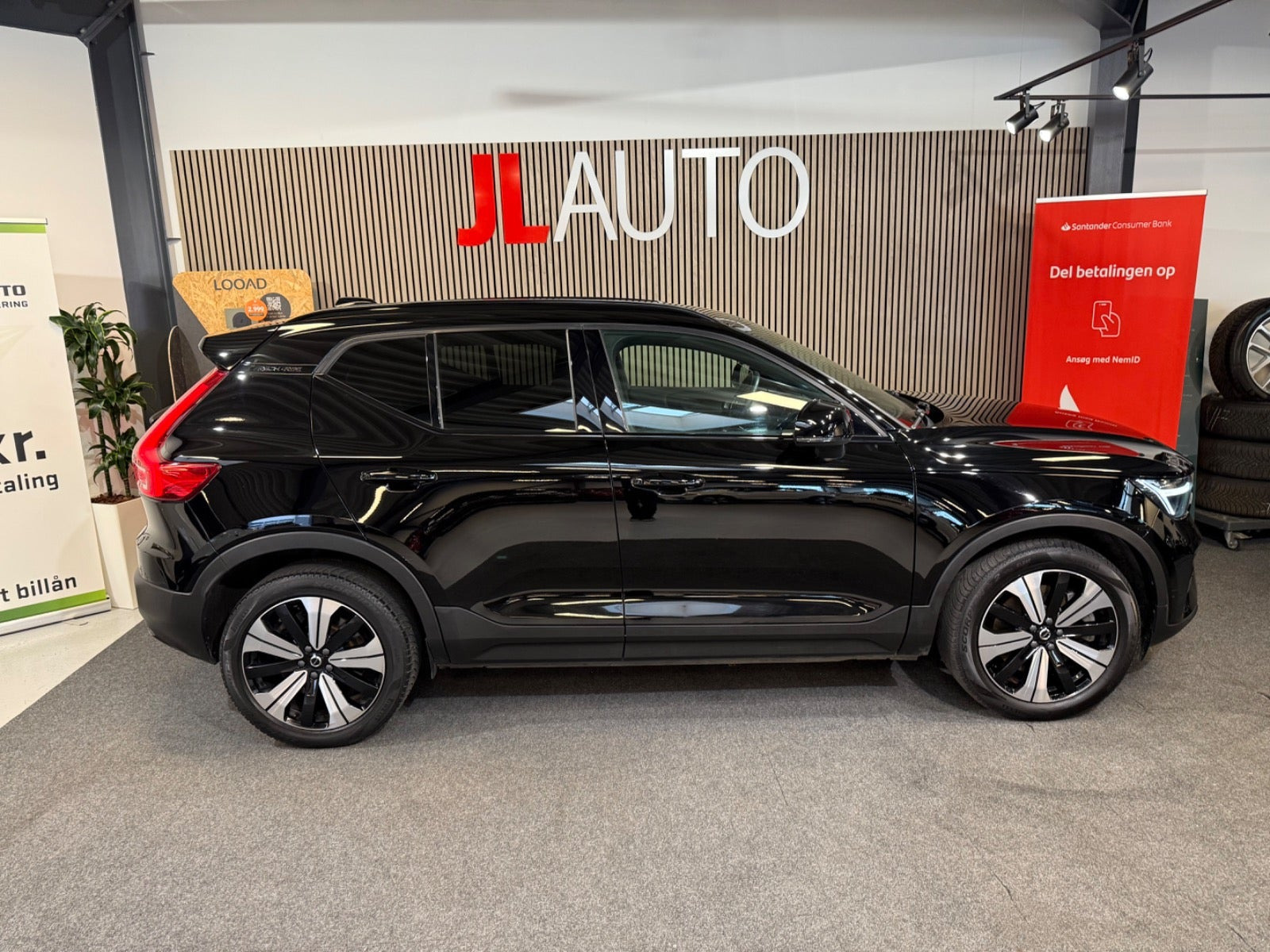 Sort Volvo XC40 fra 2023