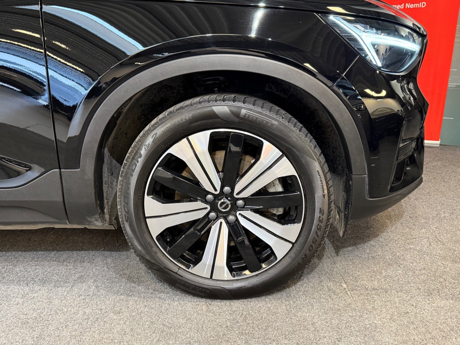 Sort Volvo XC40 fra 2023