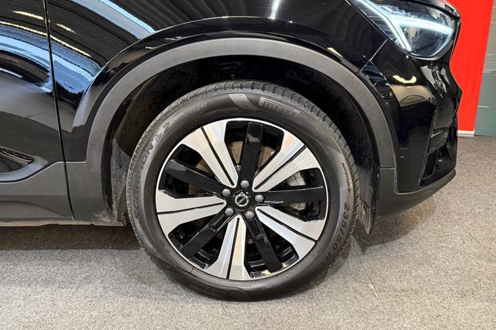 Sort Volvo XC40 fra 2023