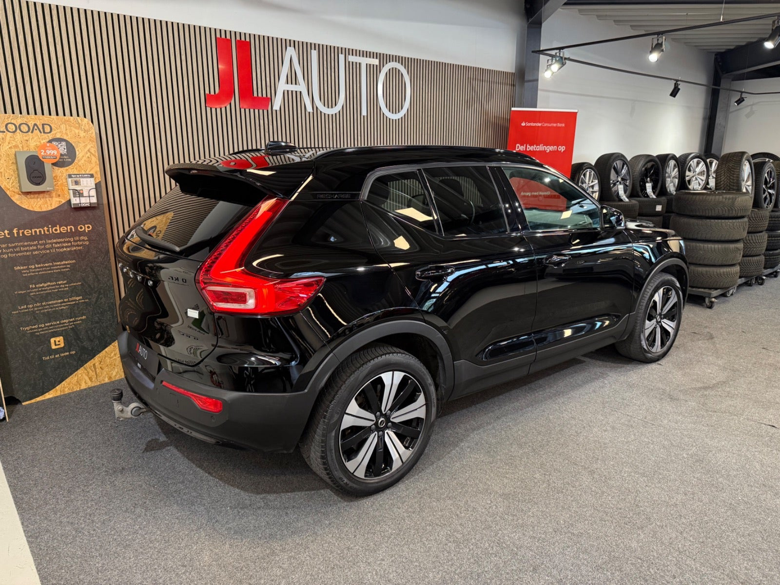 Sort Volvo XC40 fra 2023