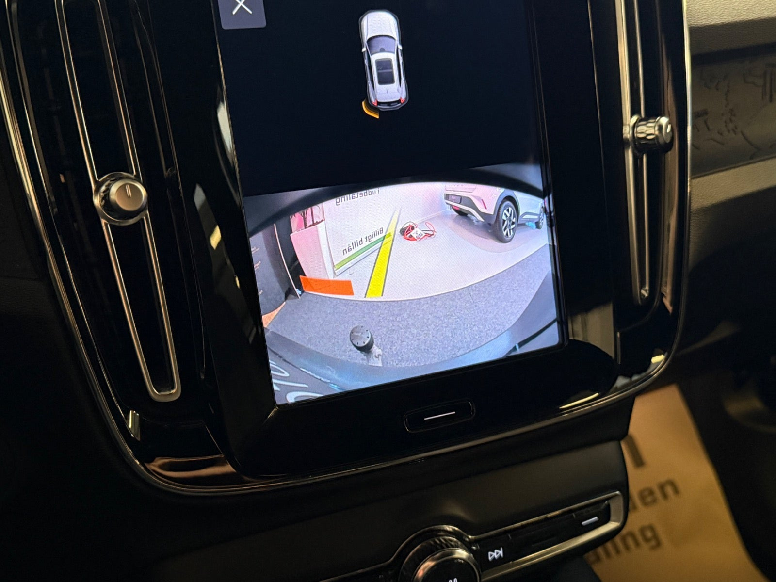 Sort Volvo XC40 fra 2023