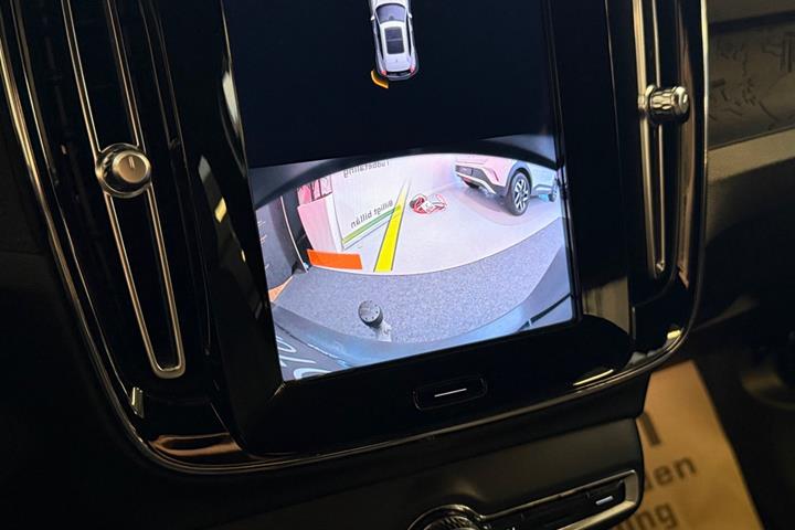 Sort Volvo XC40 fra 2023