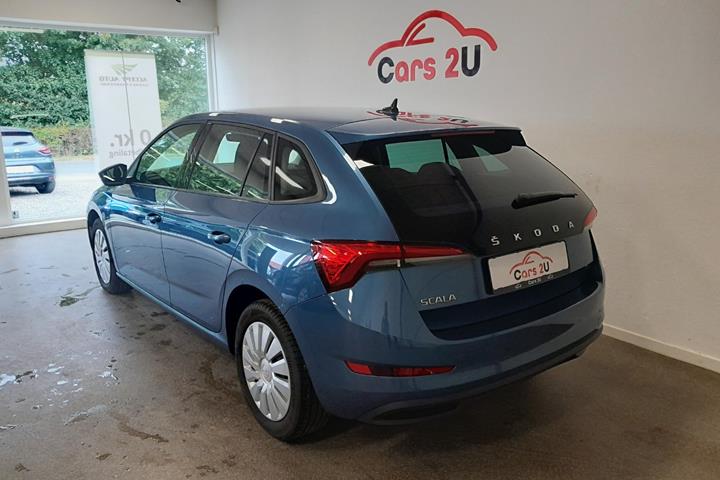 Blå Skoda Scala fra 2022