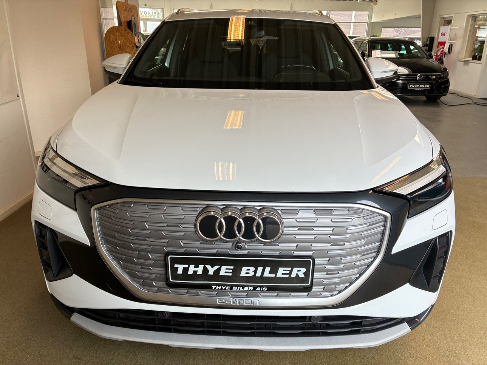 Hvid Audi Q4 e-tron fra 2023