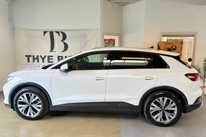 Hvid Audi Q4 e-tron fra 2023