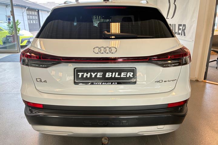 Hvid Audi Q4 e-tron fra 2023