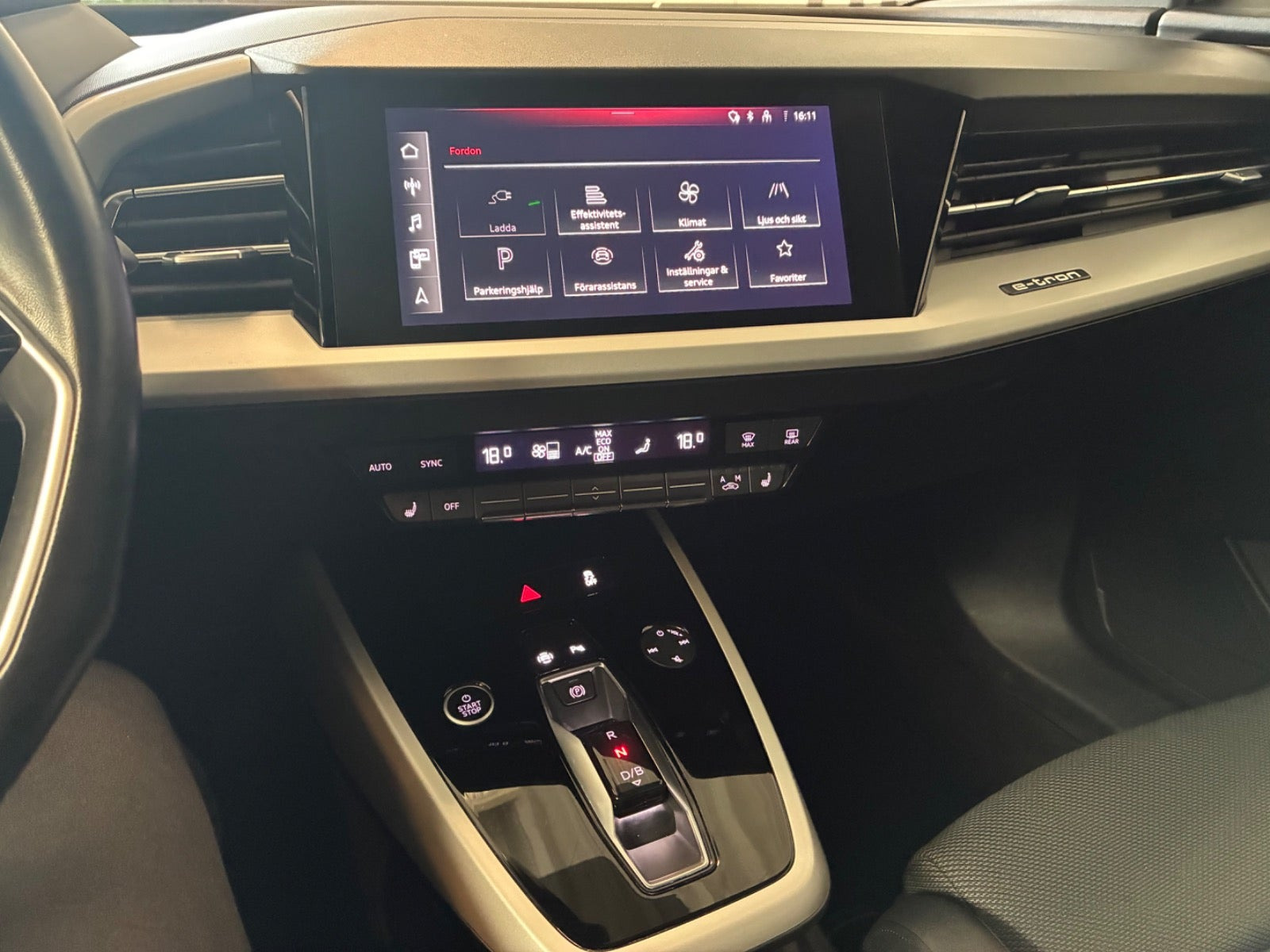 Hvid Audi Q4 e-tron fra 2023