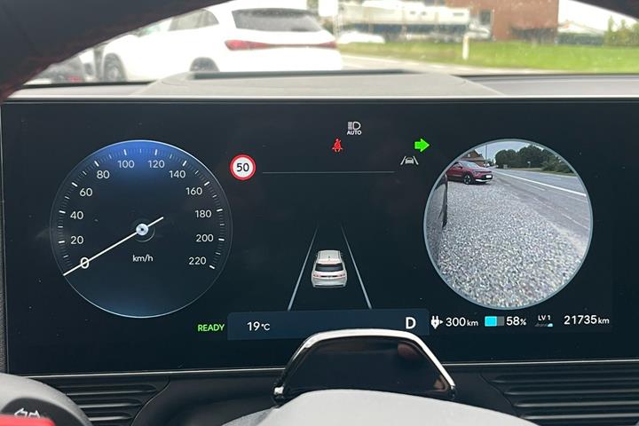 Rød Hyundai Ioniq 5 fra 2025