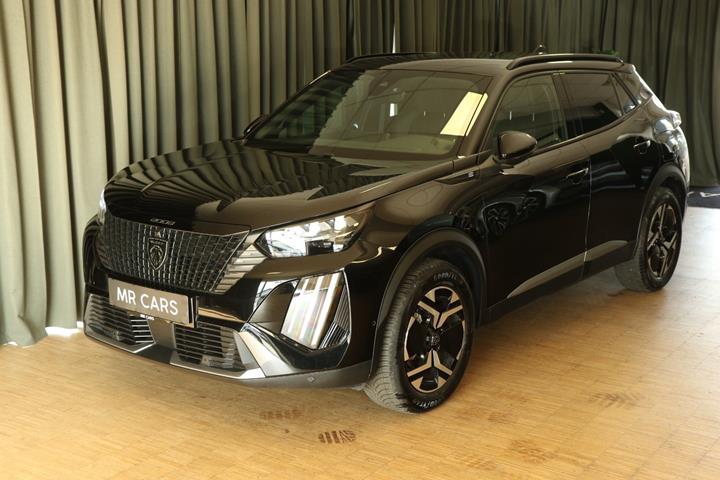 Grøn Peugeot e-2008 fra 2024