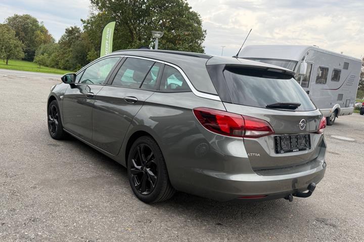 undefined Opel Astra fra 2019
