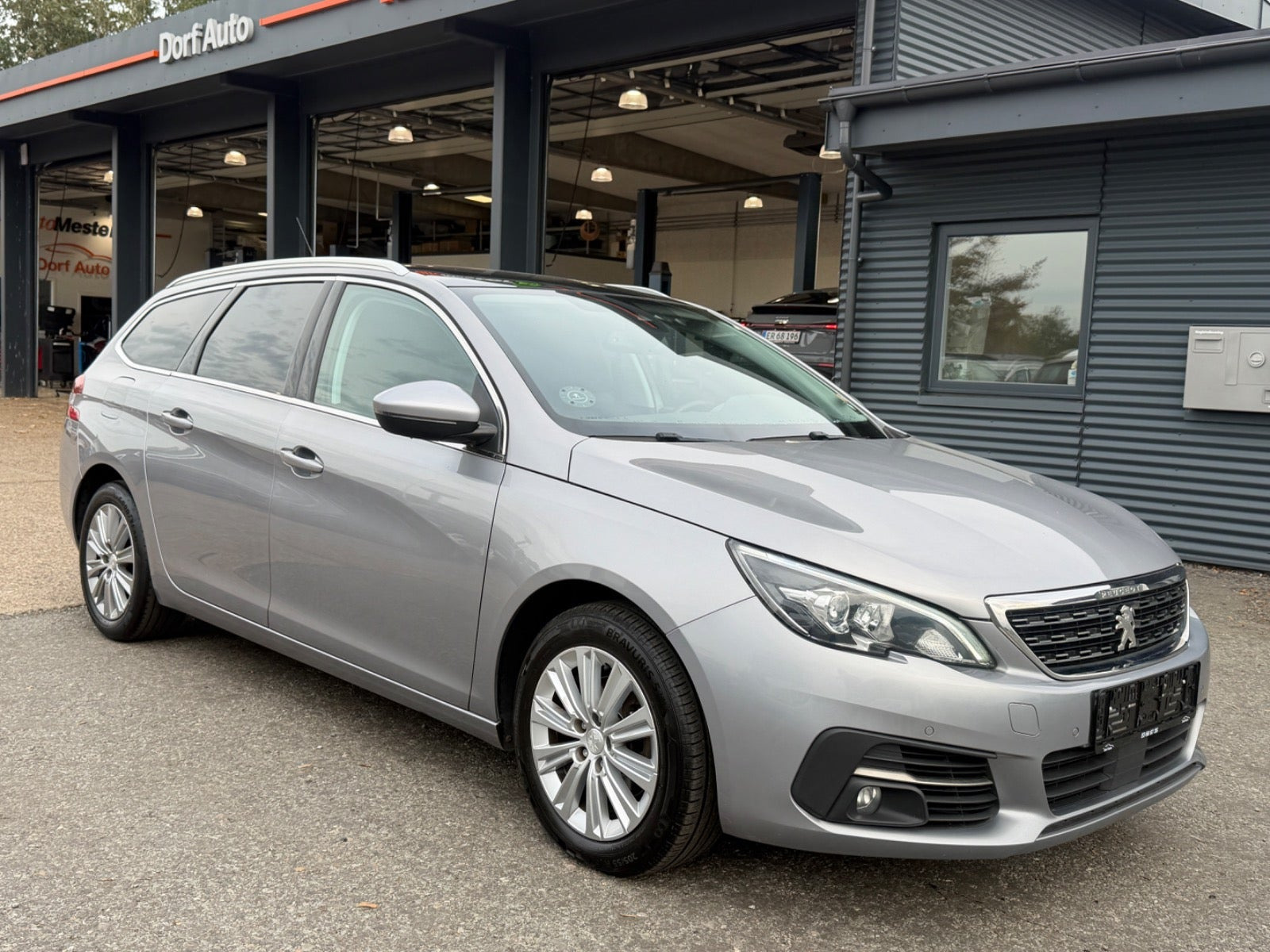 Peugeot 308 1,2 e-THP 130 Allure Sky