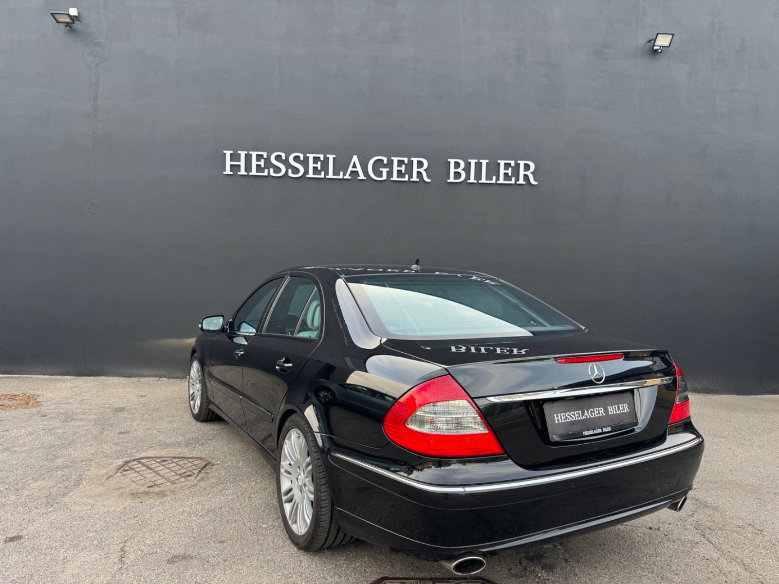Sort Mercedes E320 fra 2008
