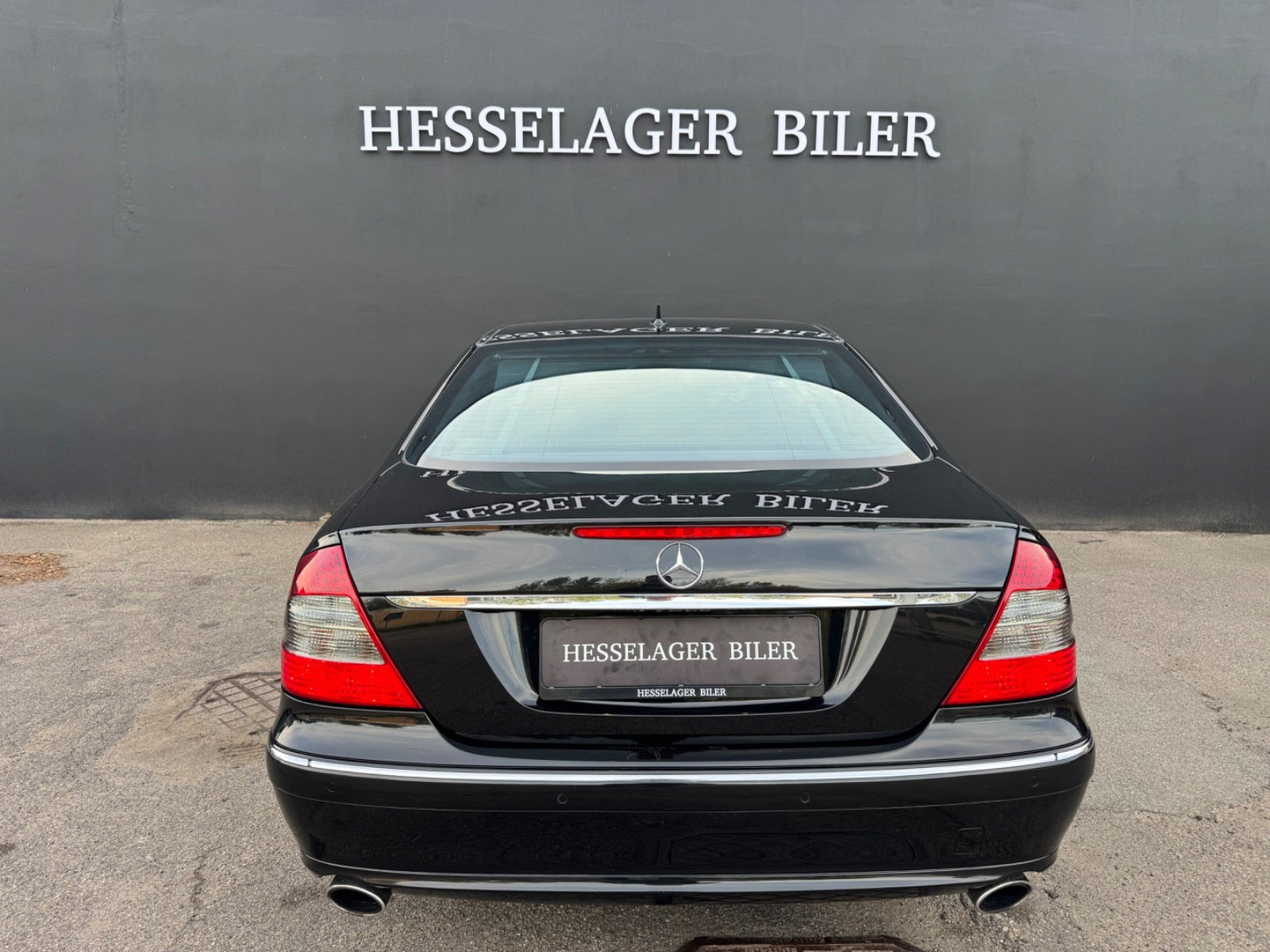 Sort Mercedes E320 fra 2008