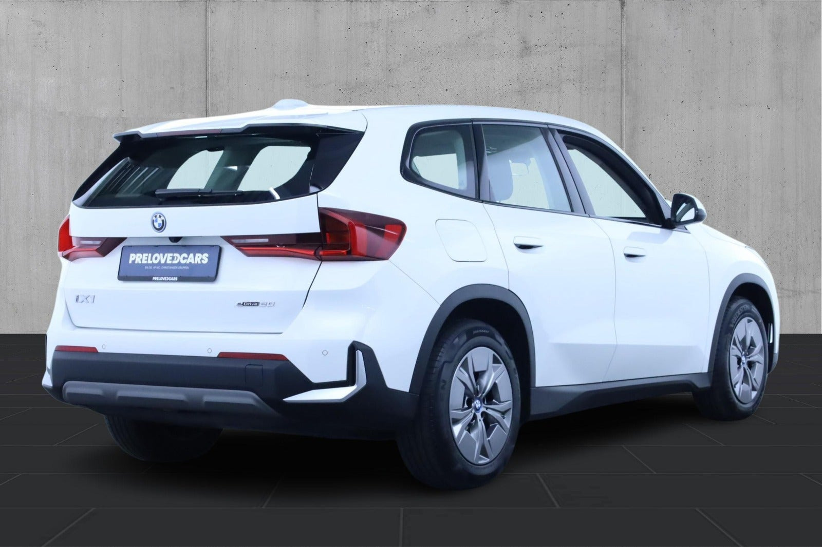 Hvid BMW iX1 fra 2025