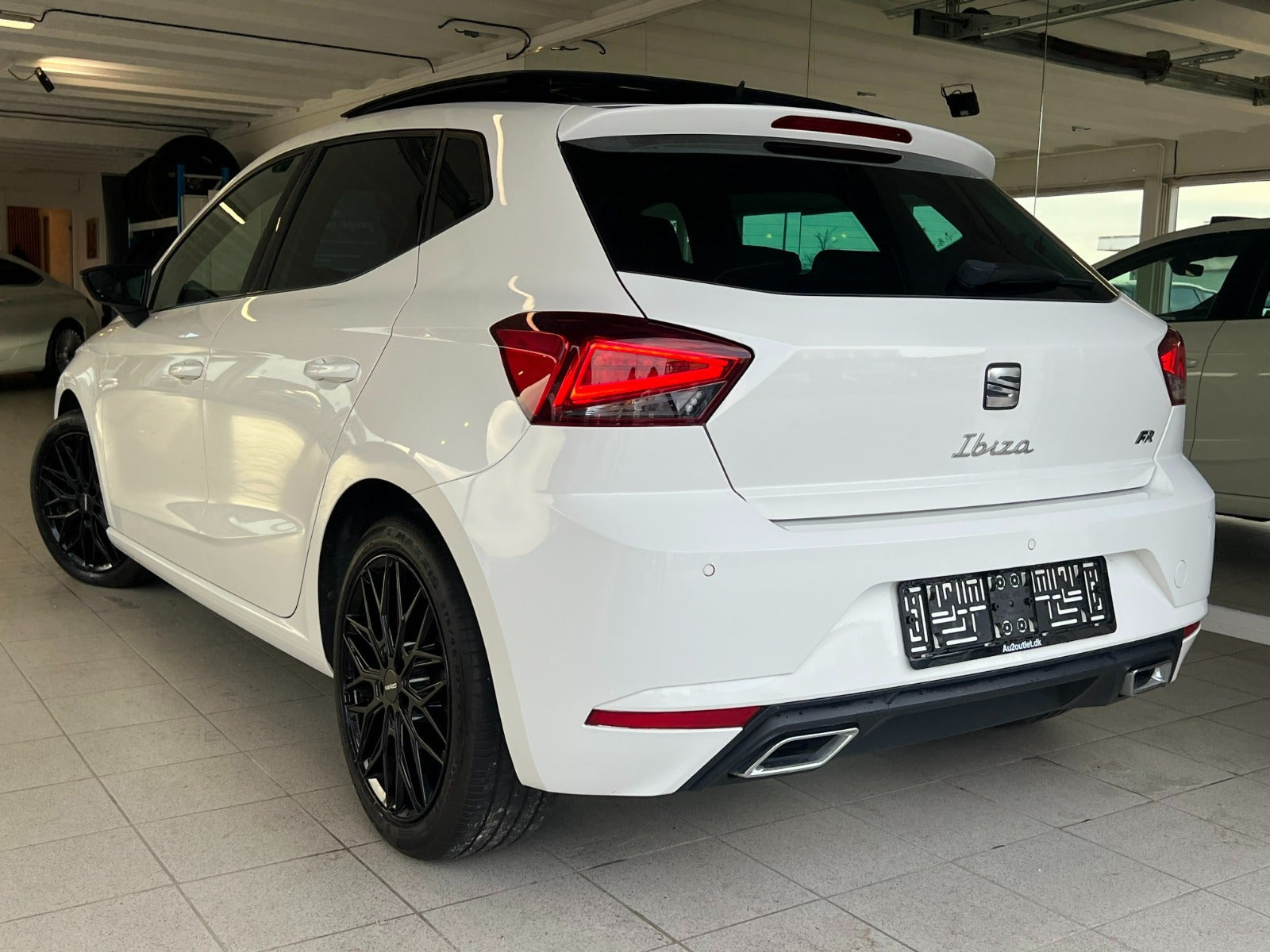 Hvid Seat Ibiza fra 2022