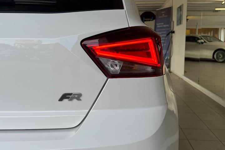 Hvid Seat Ibiza fra 2022