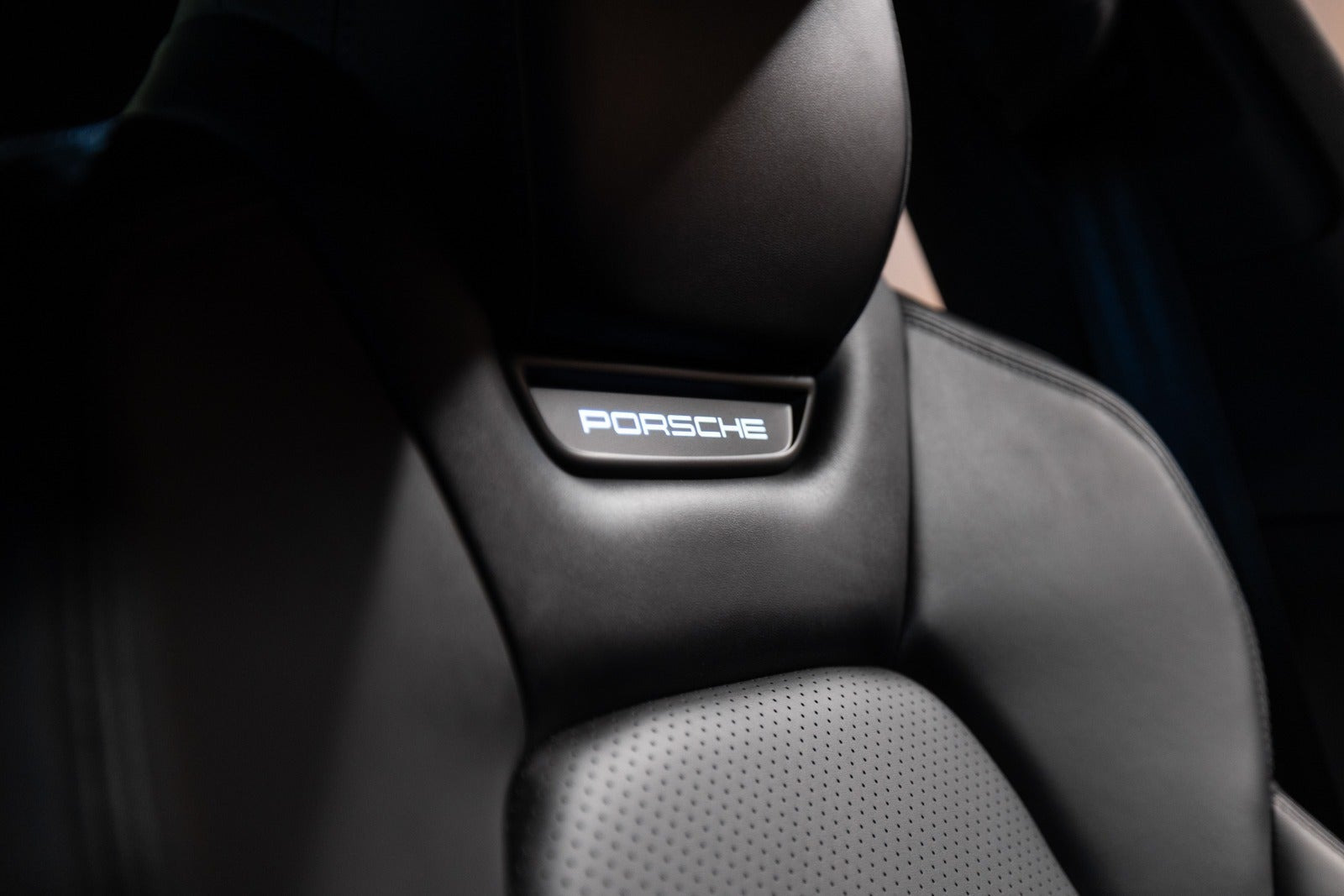Grøn Porsche Macan 4S fra 2025