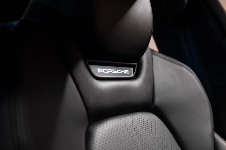 Grøn Porsche Macan 4S fra 2025