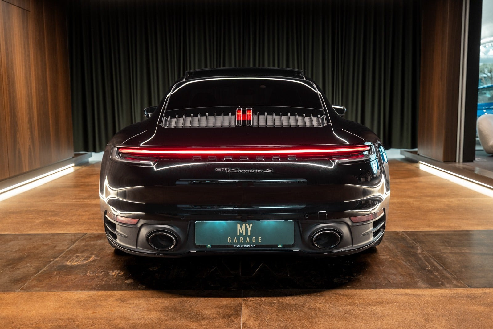 Sort Porsche 911 Carrera S fra 2020