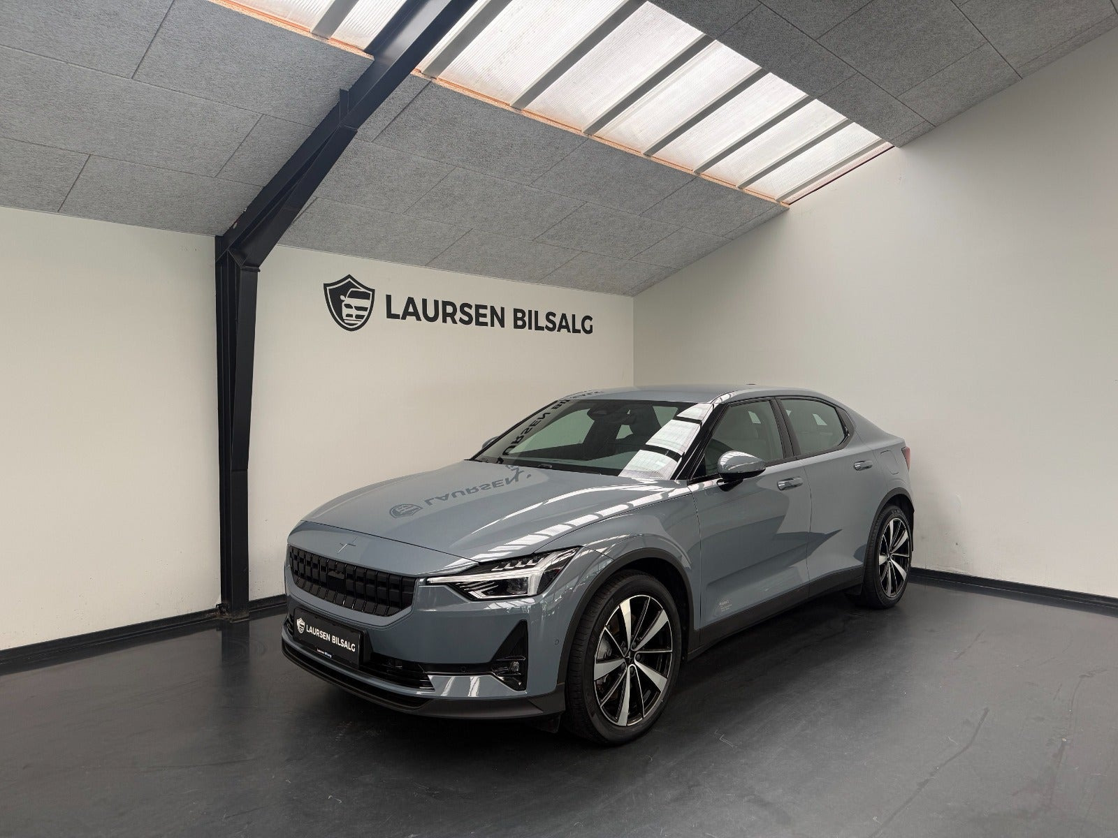 Grå Polestar 2 fra 2022
