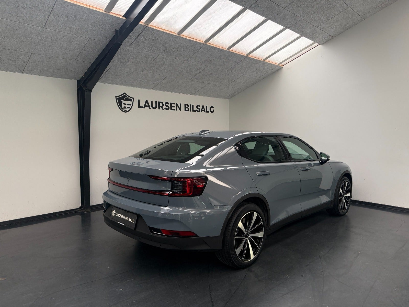 Grå Polestar 2 fra 2022