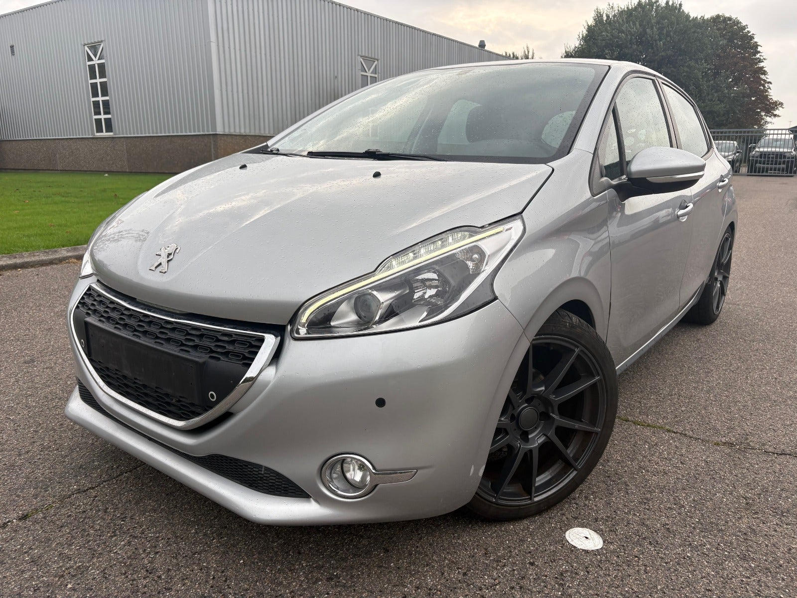 Sølv Peugeot 208 fra 2014