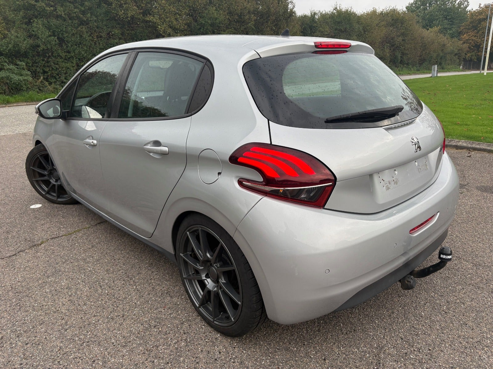 Sølv Peugeot 208 fra 2014