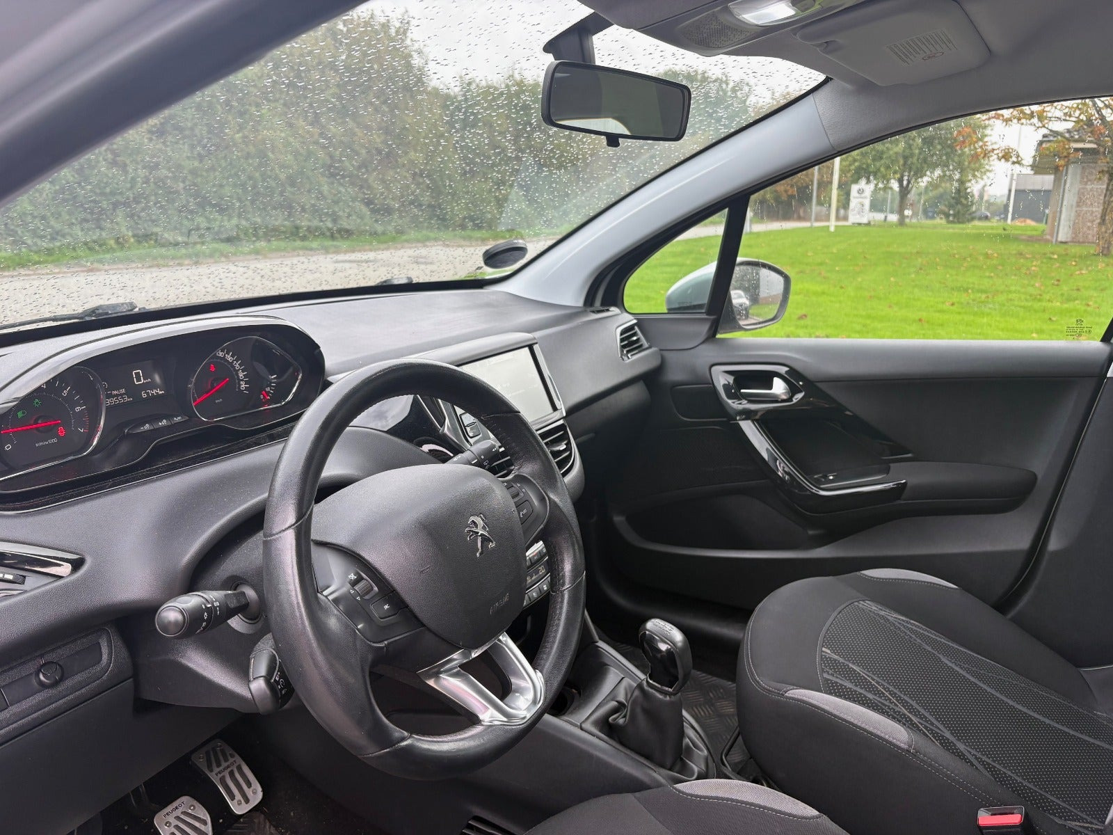 Sølv Peugeot 208 fra 2014