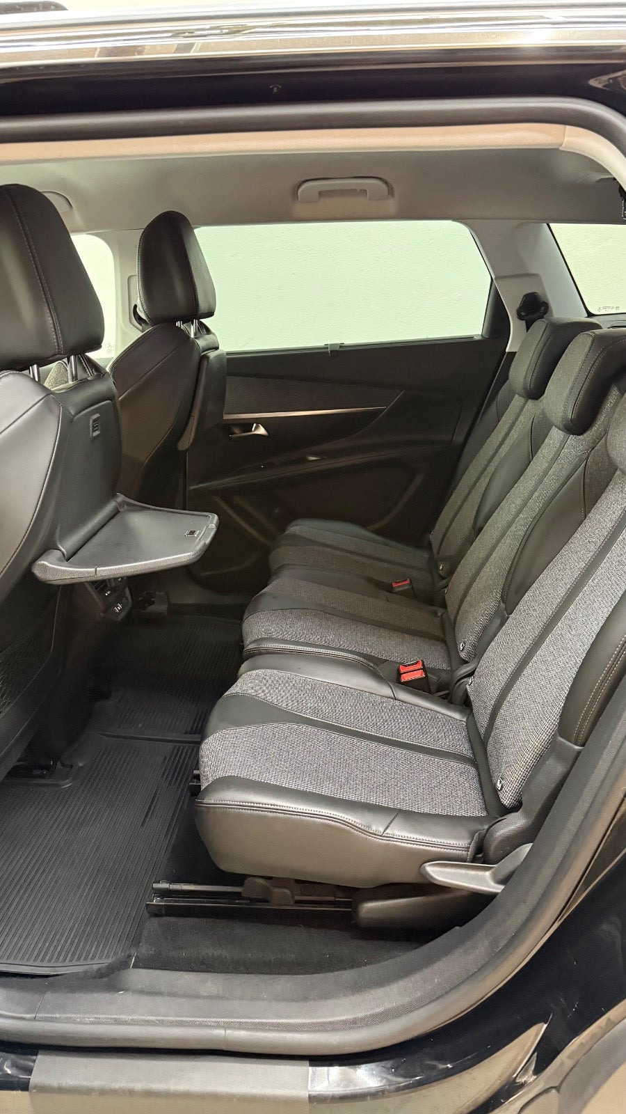 Sort Peugeot 5008 fra 2018