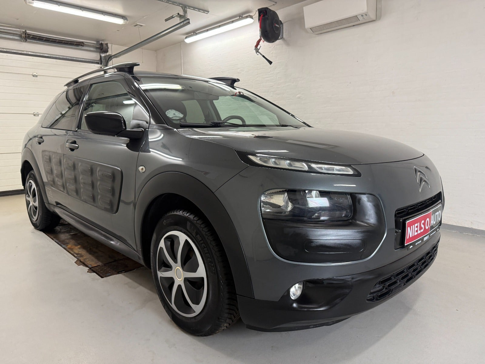 Grå Citroën C4 Cactus fra 2014