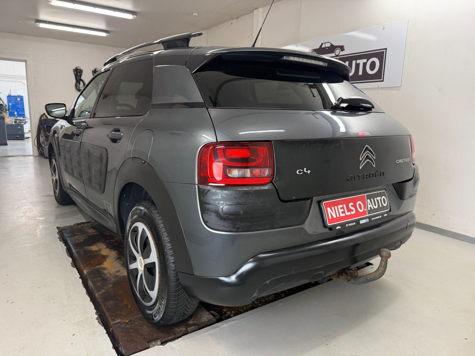 Grå Citroën C4 Cactus fra 2014