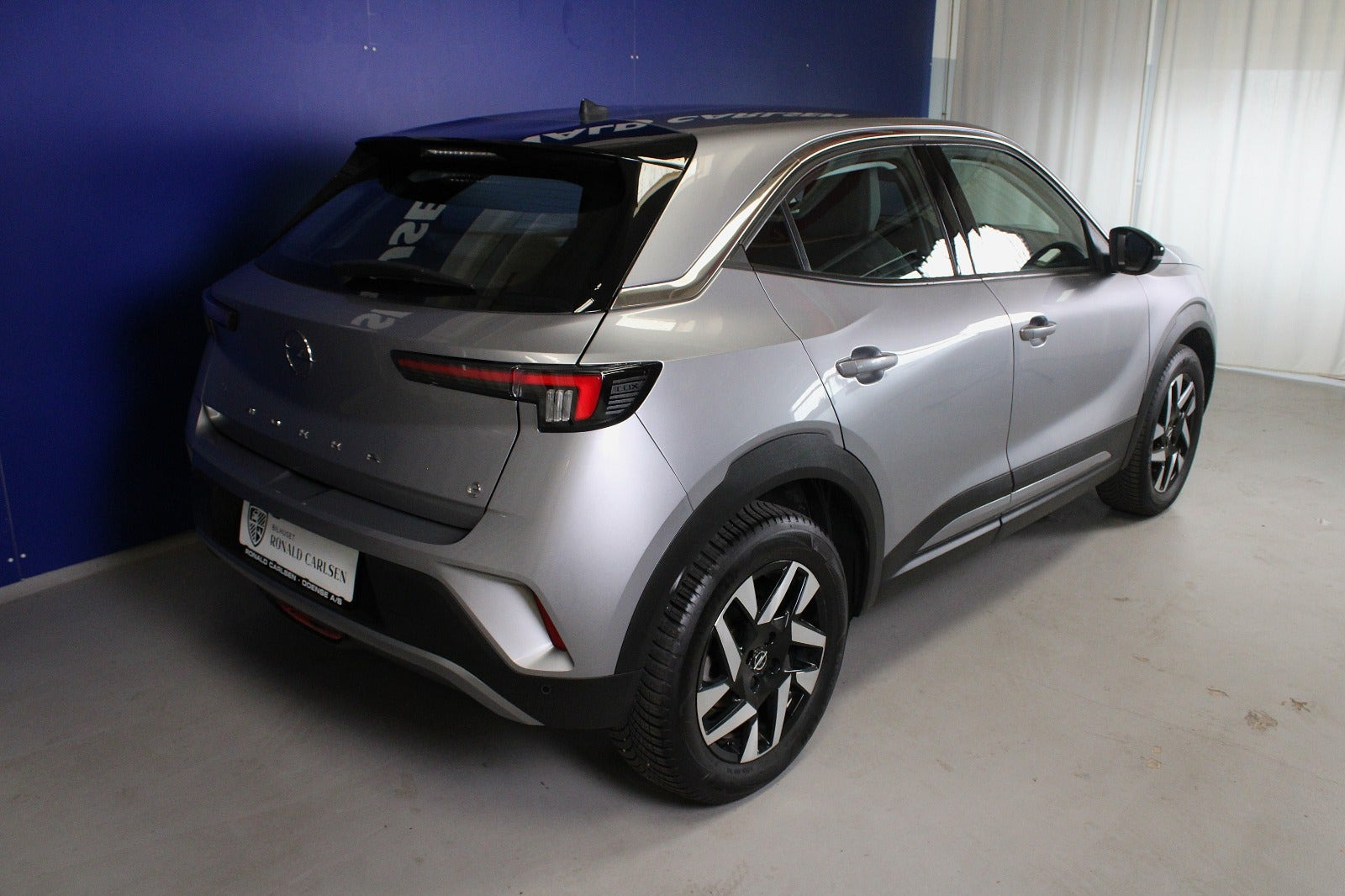 Sølv Opel Mokka-e fra 2024