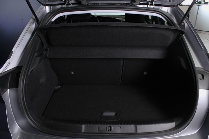 Sølv Opel Mokka-e fra 2024
