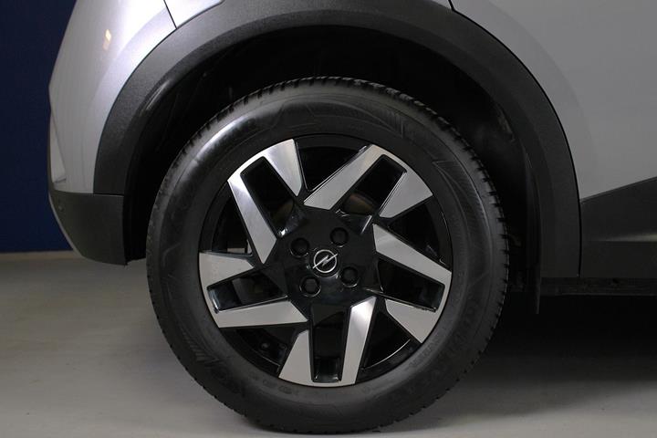 Sølv Opel Mokka-e fra 2024