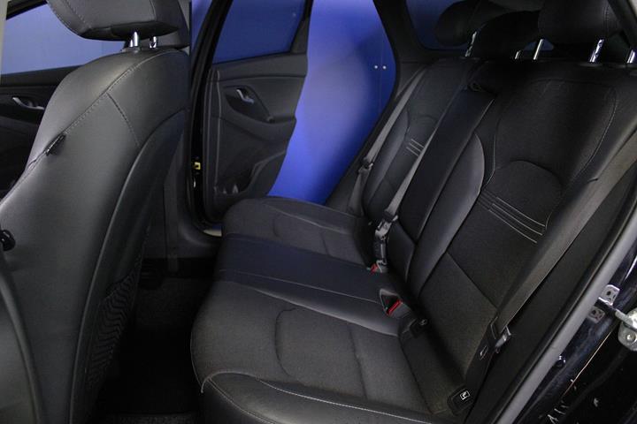 Sort Hyundai i30 fra 2021