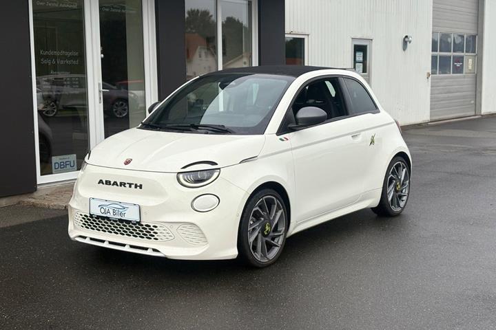 Hvid Abarth 500e fra 2024
