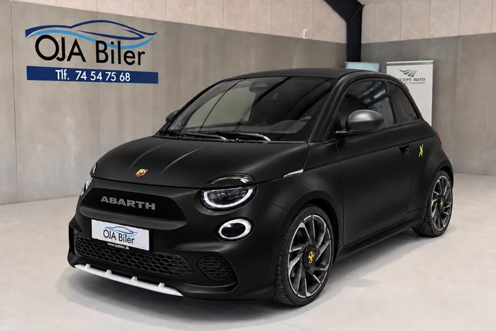 Sort Abarth 500e fra 2024