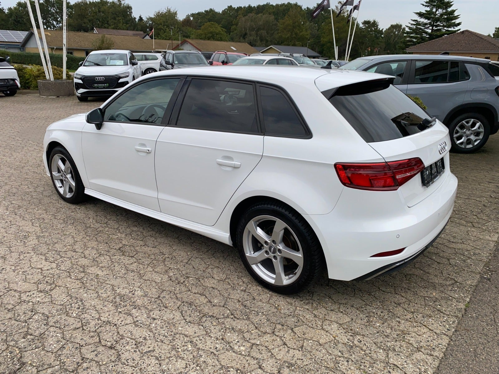 Hvid Audi A3 fra 2020