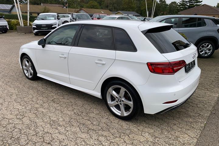 Hvid Audi A3 fra 2020