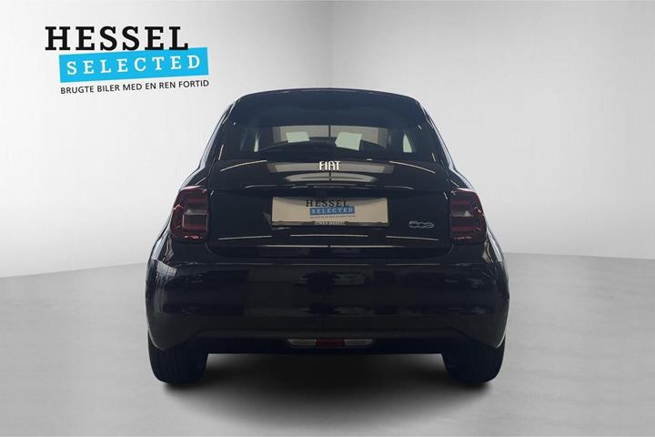 Sort Fiat 500e fra 2024