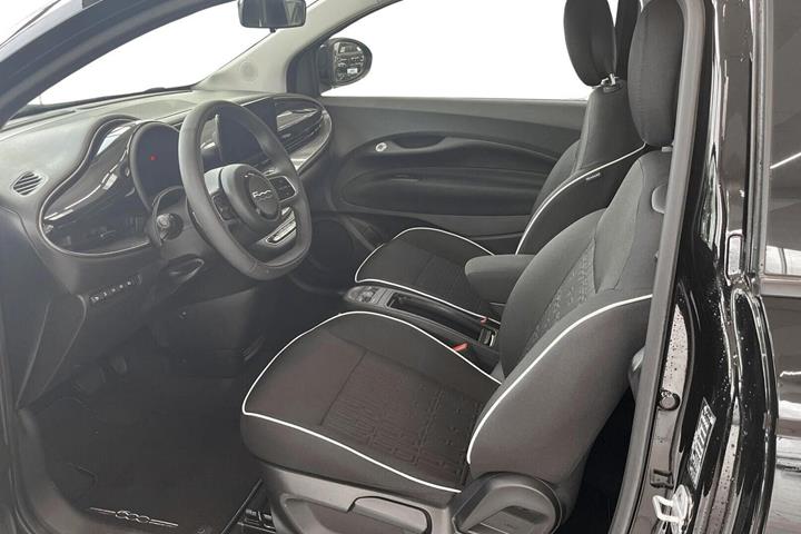 Sort Fiat 500e fra 2024