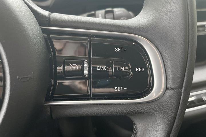 Sort Fiat 500e fra 2024