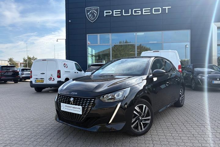 Rød Peugeot 208 fra 2023