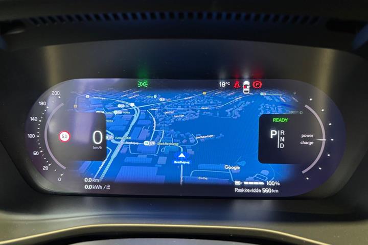 Blå Volvo XC40 fra 2024