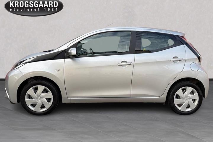 Sølv Toyota Aygo fra 2015