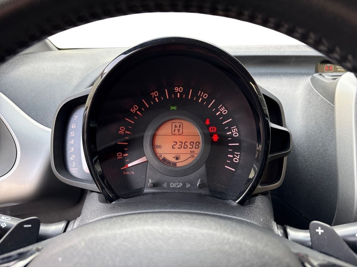 Sølv Toyota Aygo fra 2015