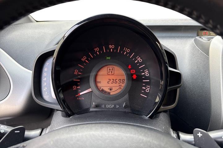 Sølv Toyota Aygo fra 2015