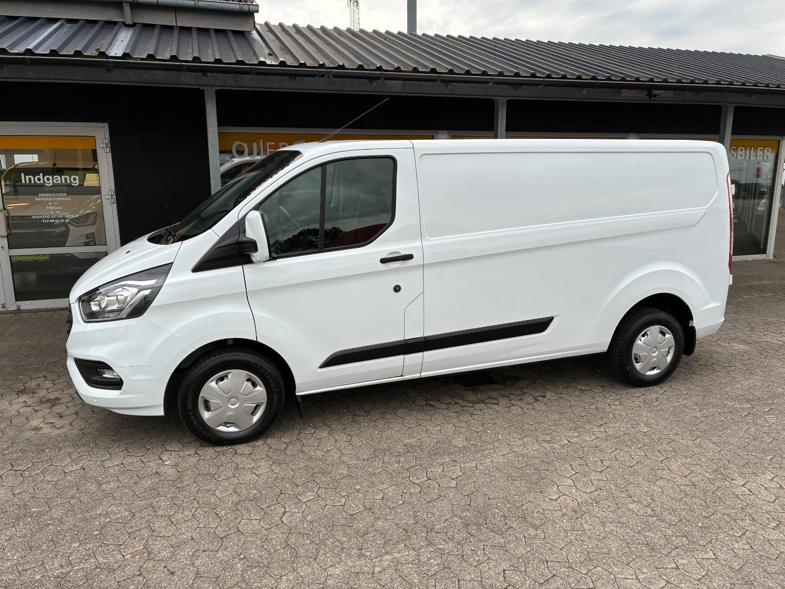 Ford Transit Custom 300 L2 2,0 TDCi 130 Trend